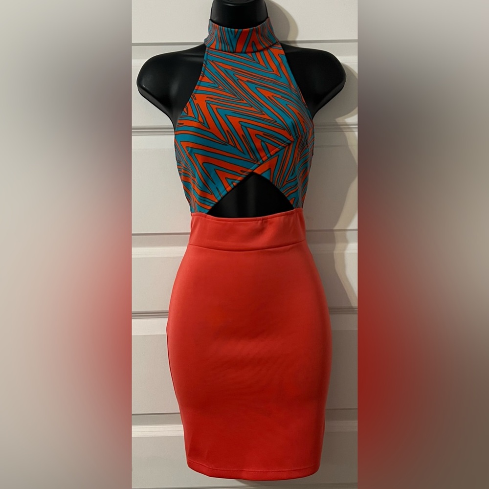 ✨ Halter Neck Backless Bodycon Dress